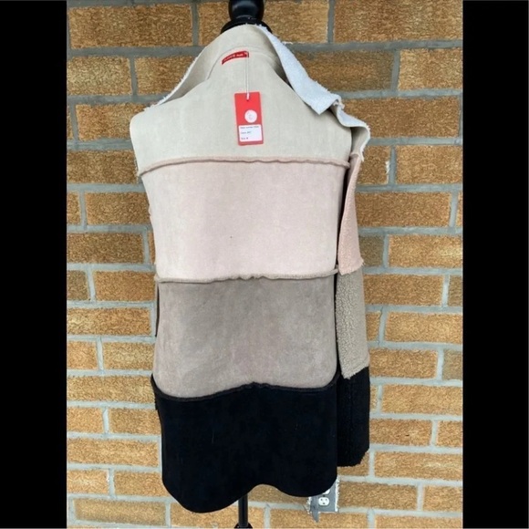 Leuname mar Faux Shearling Contrast
Vest medium - Picture 9 of 9